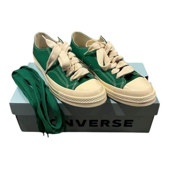 CONVERSE On the Green/Winter White (cream) Canvas Sneakers w/ green extra laces - Picture 5 of 16